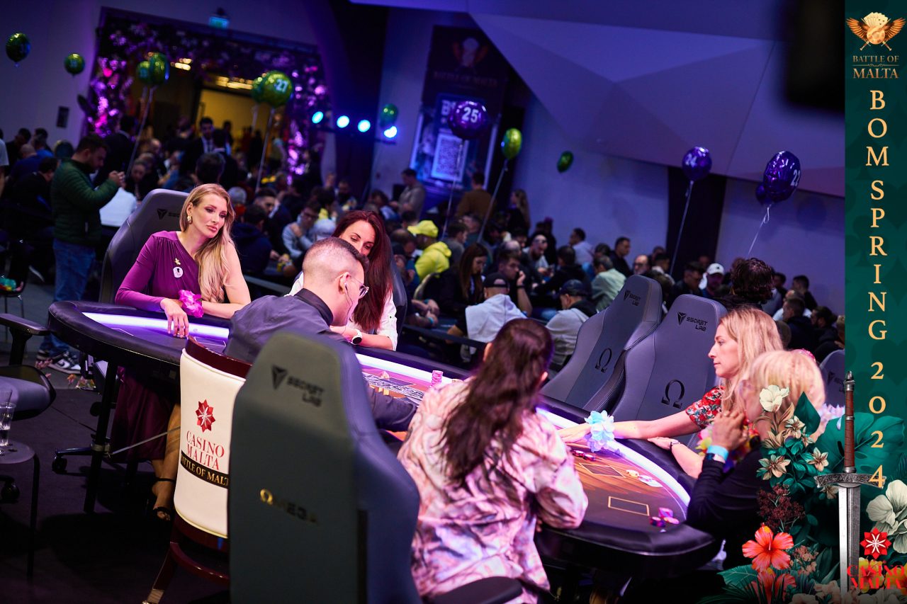Ambiente premium en evento con temática casino